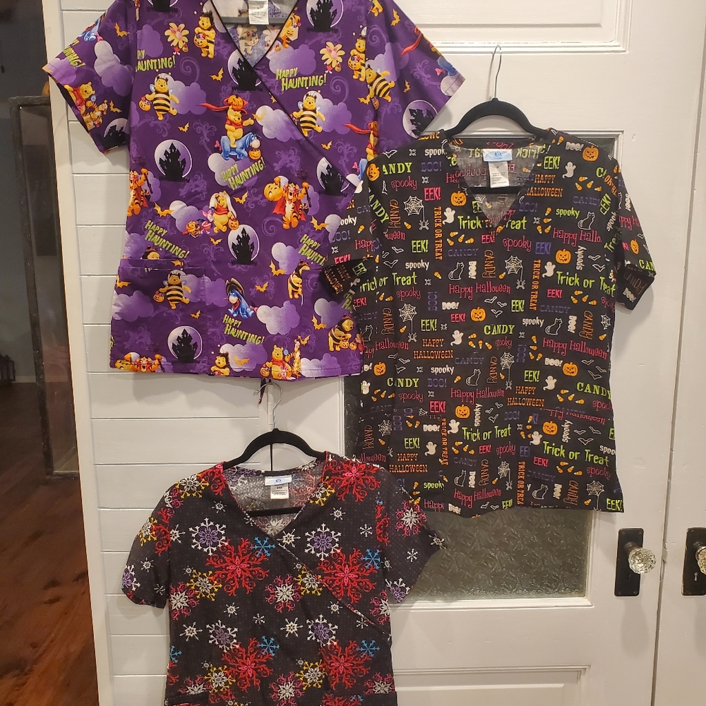Disney Halloween Happy /winter time Scrubs size medium /small Disney